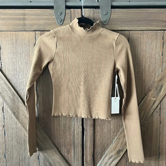 NWT: Good American Mock Neck Long Sleeve Ribbed Sepia Crop Top Size 1 (Small) - Picture 2 of 7
